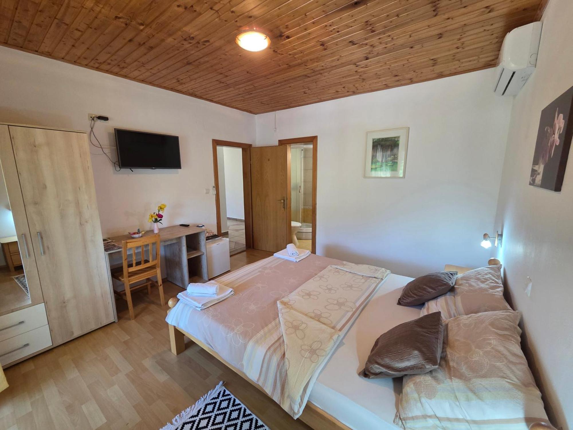 Apartman & Sobe Orhideja Smoljanac Ngoại thất bức ảnh
