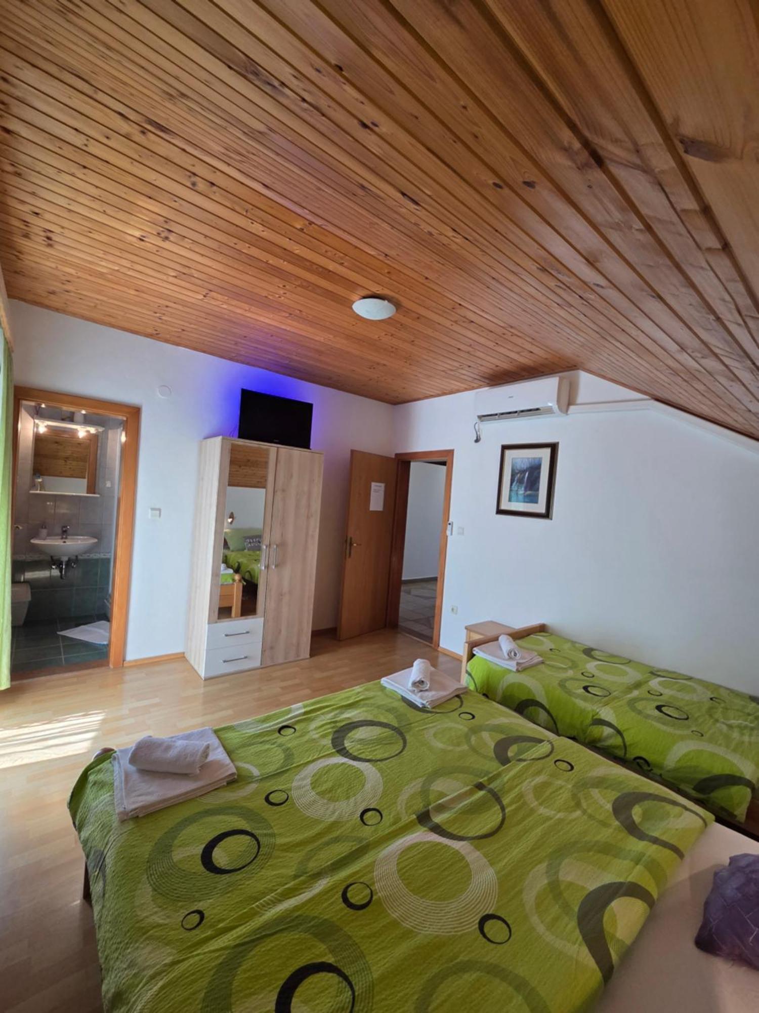 Apartman & Sobe Orhideja Smoljanac Ngoại thất bức ảnh