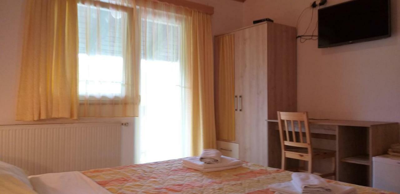 Apartman & Sobe Orhideja Smoljanac Ngoại thất bức ảnh