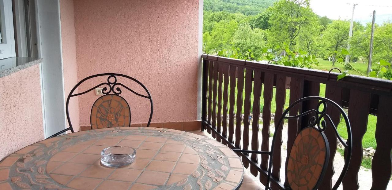 Apartman & Sobe Orhideja Smoljanac Ngoại thất bức ảnh